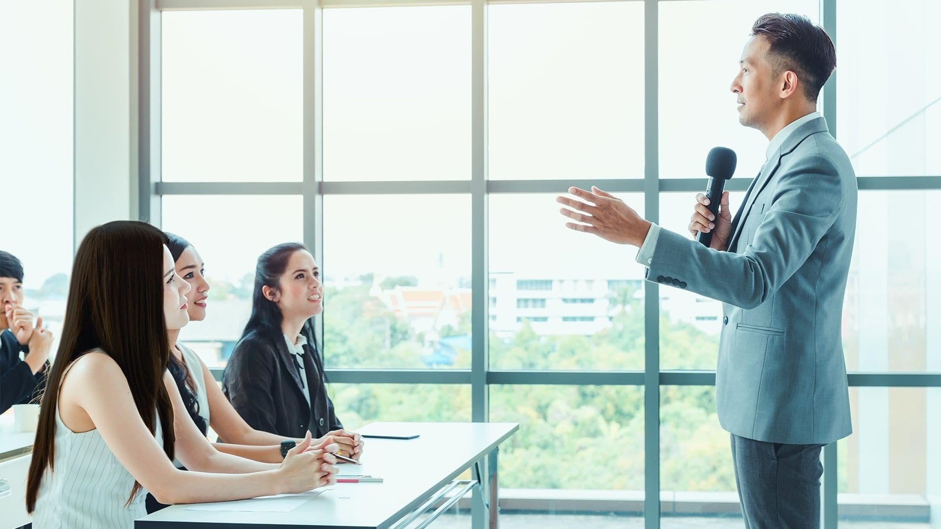 Kuasai 5 Public Speaking Skills Berikut untuk Siap Dunia Kerja