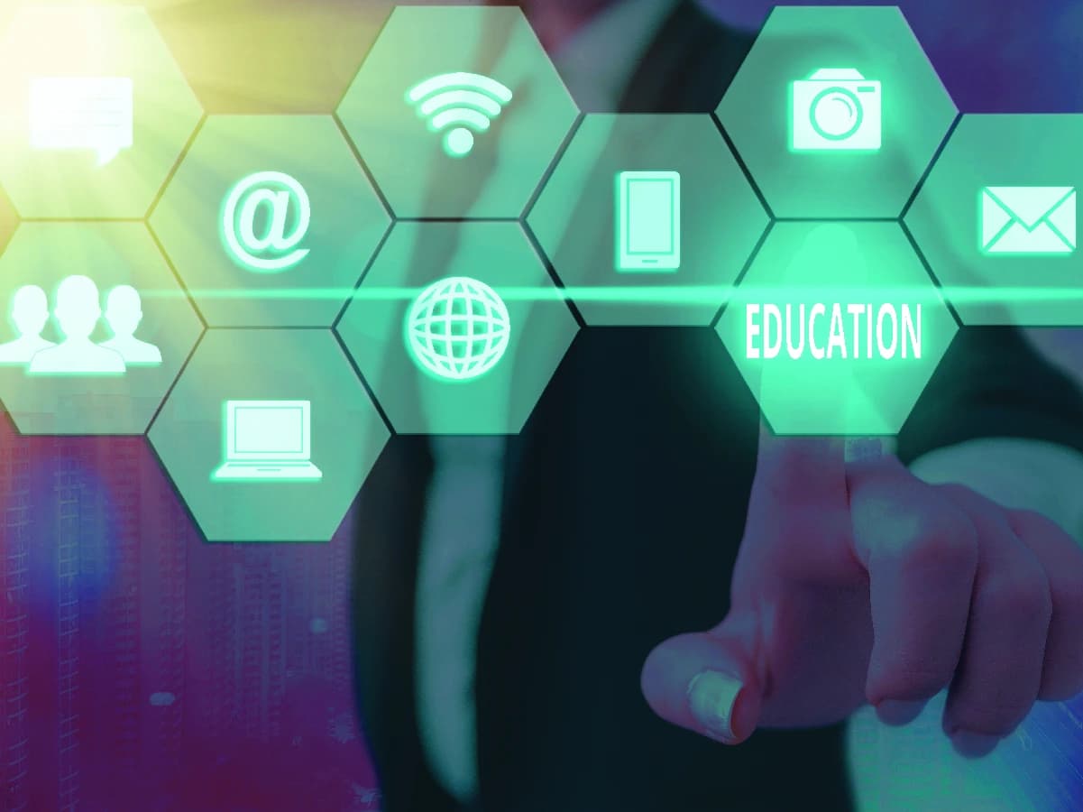 Apa Yang Dimaksud Dengan Literasi Digital Dan Manfaatnya