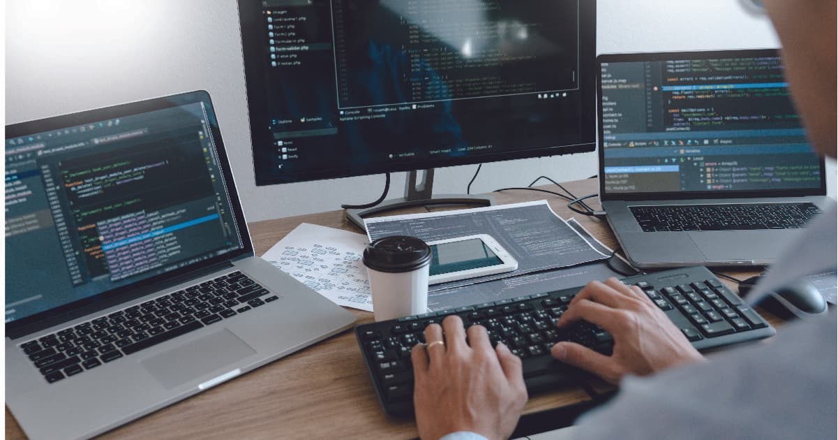 Apa Perbedaan Sistem Informasi dan Teknik Informatika? - GreatNusa